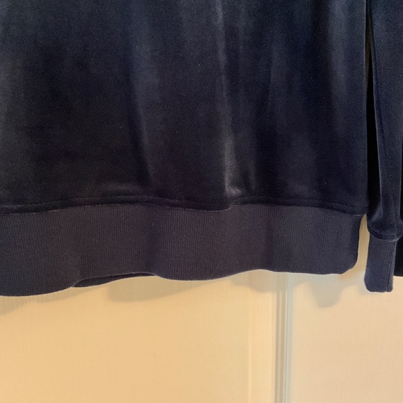 Crown and Ivy, super soft, navy long sleeve shirt, size medium NWT - Picture 3 of 4